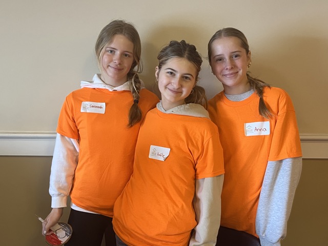 People with special needs at the iStrive Community's "Art @ The Elks Club" event.